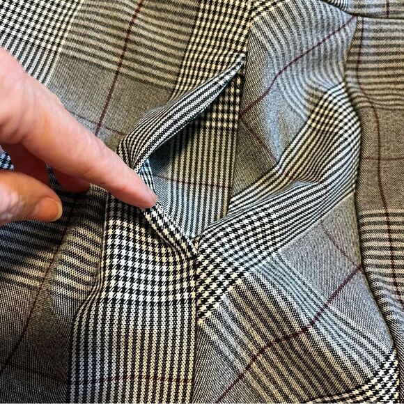 A New Day Gray Plaid Skirt with Side Pockets!!! Size 16. New Without Tags!! - Picture 5 of 10